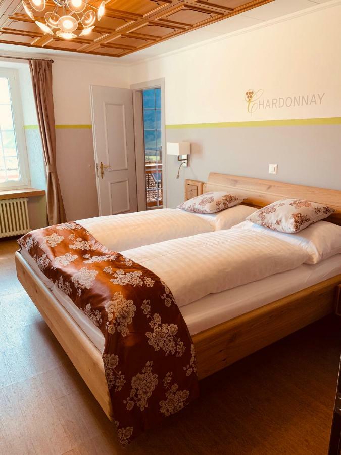 Gasthof Zur Buendte Jenins ภายนอก รูปภาพ